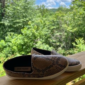 Like New Steve Madden Symba Snake Skin Slip On Sneakers